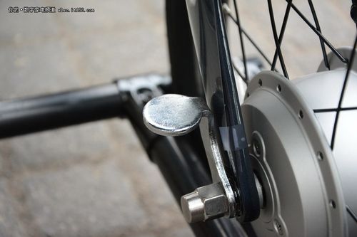 小米电助力自行车图赏:可折叠